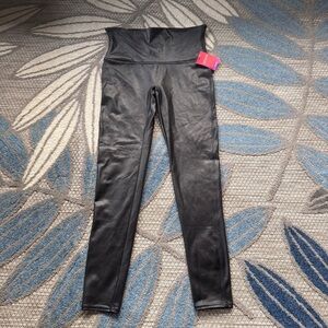 Spanx NWT Women’s Faux Leather Shape Leggings Size XL Black‎